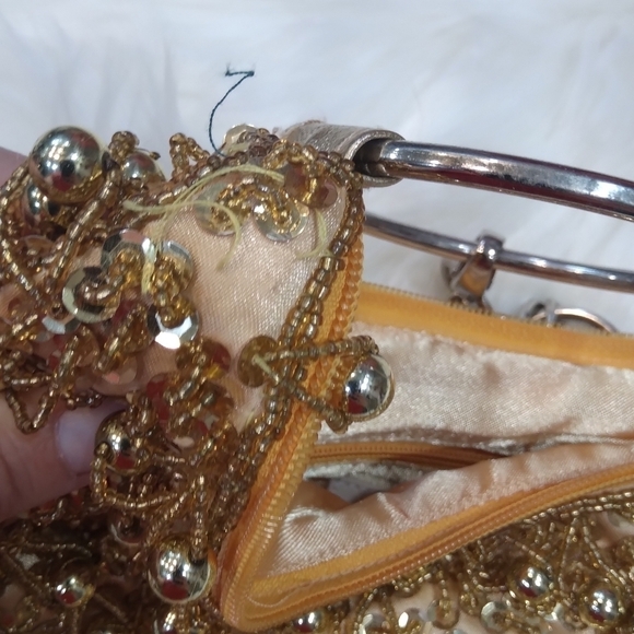 Aldo Beaded Sparkly Gold Purse - Picture 6 of 15